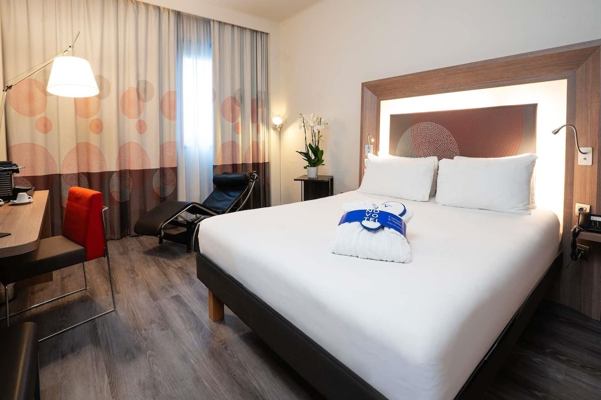 Business Room, 1 King Bed (Executive)