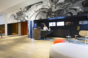 Lobby lounge