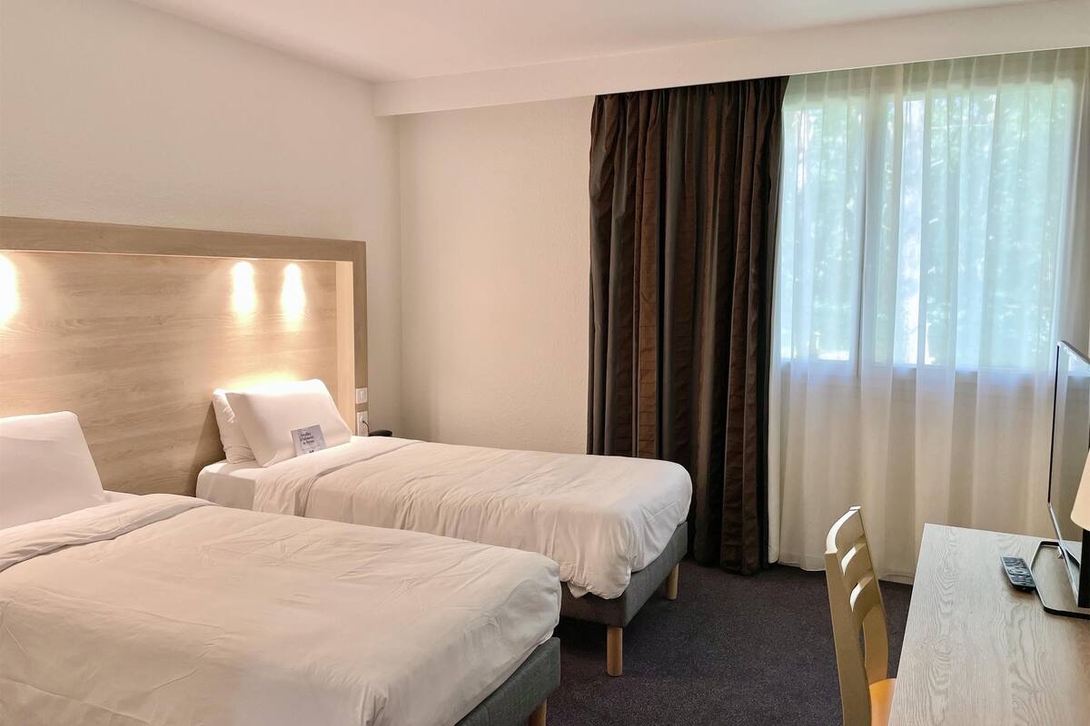 Superior Room, 2 Twin Beds | Premium bedding, desk, blackout drapes, soundproofing