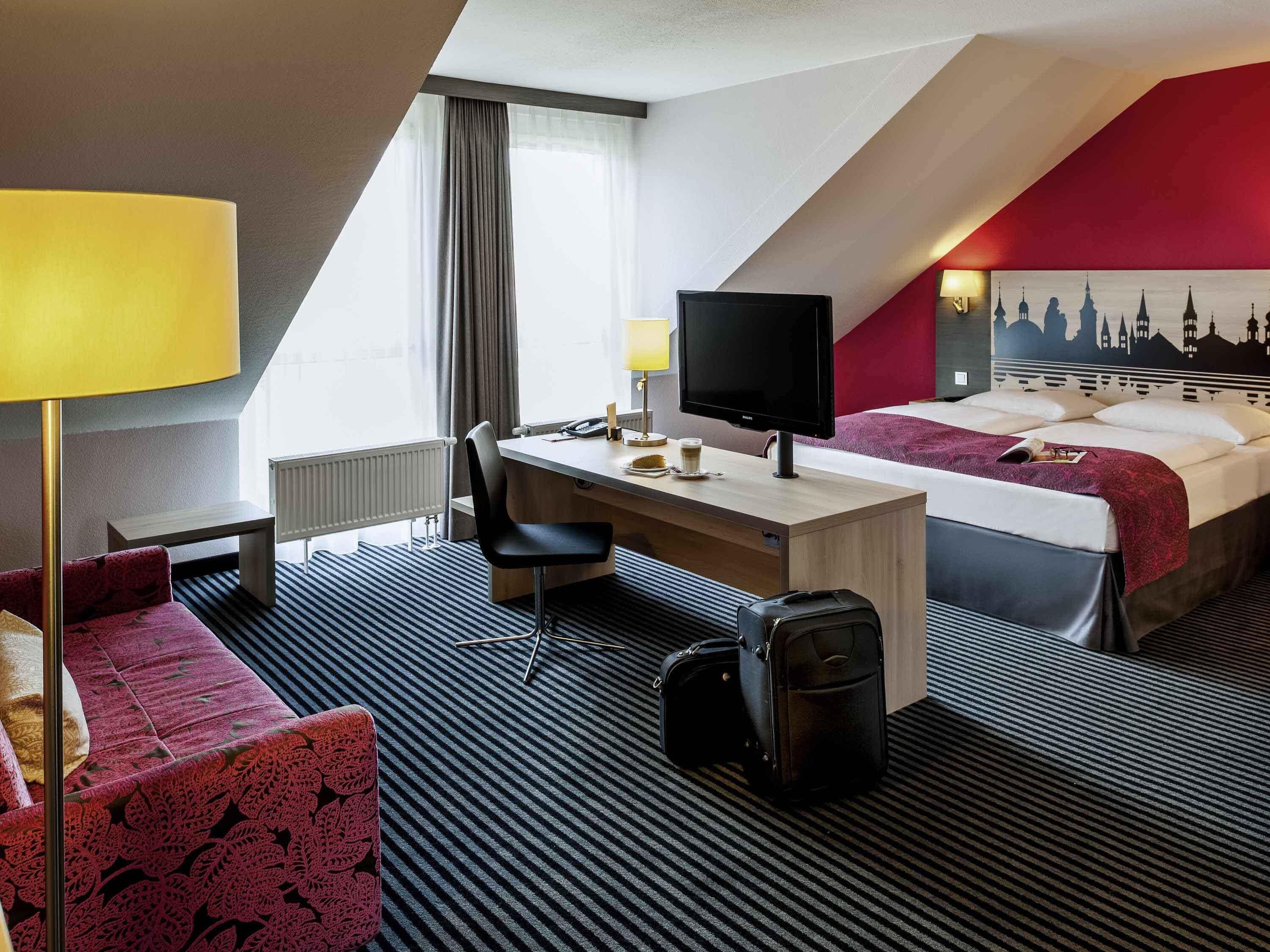 Privilege, Zimmer, 1 Doppelbett | Allergikerbettwaren, Zimmersafe, Schreibtisch