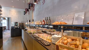 Daily buffet breakfast (EUR 19 per person)