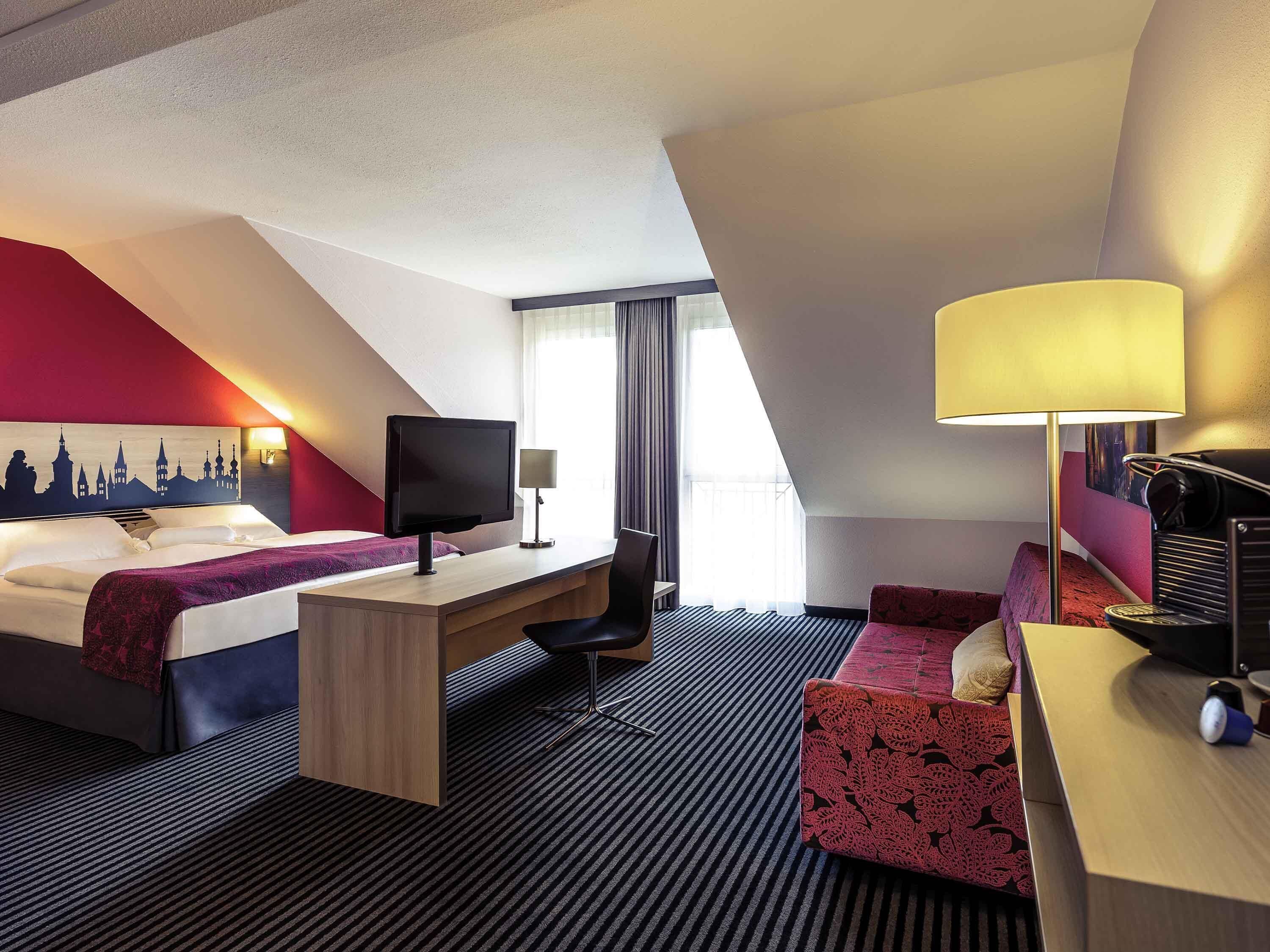 privilege, room, 1 double bed | hypo-allergenic bedding, in-room safe, desk, laptop workspace