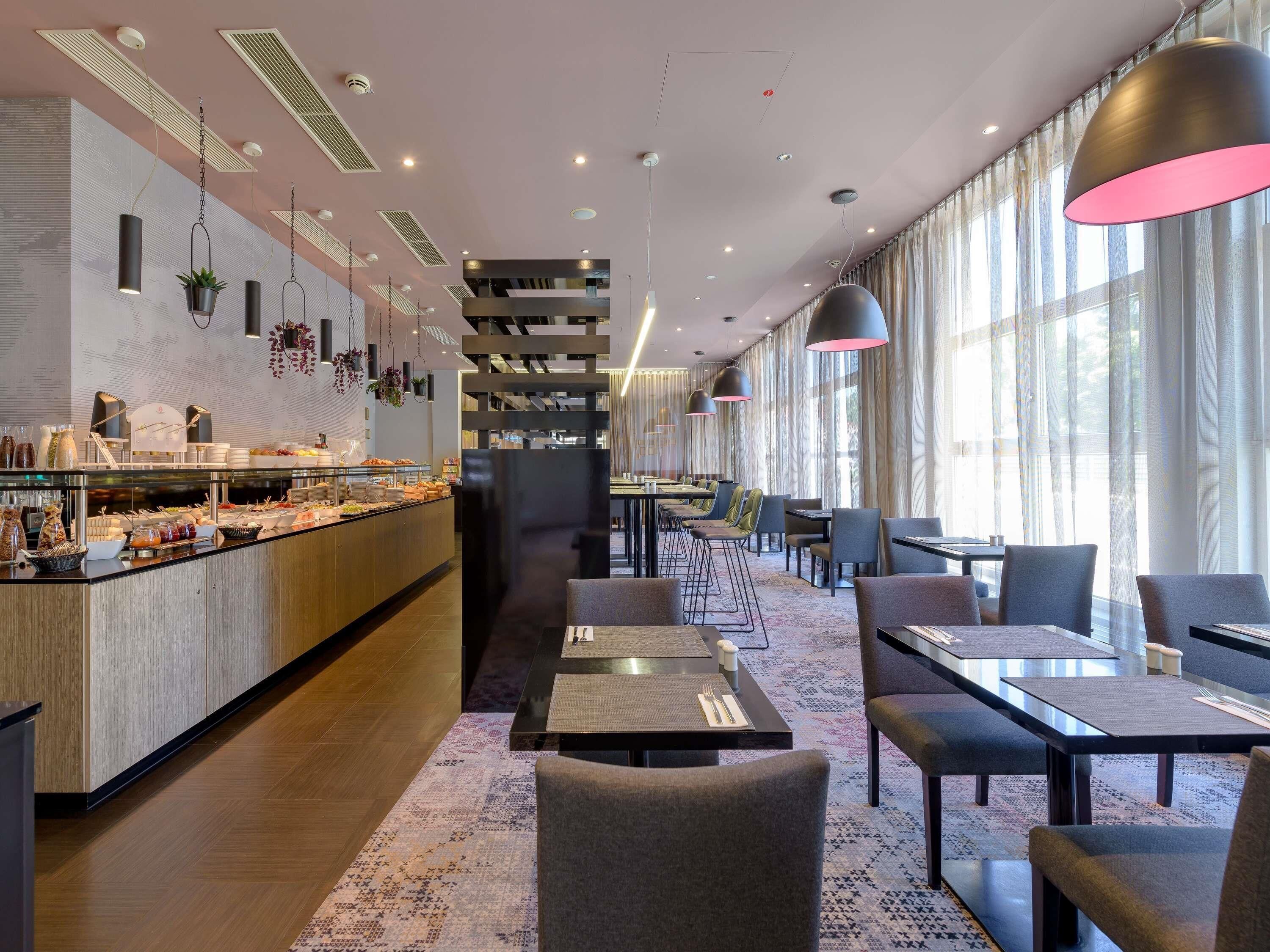 Tägliches Frühstücksbuffet gegen Gebühr