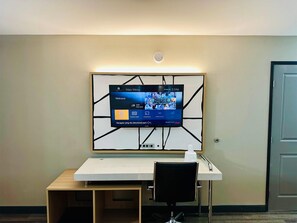 Literie de qualité supérieure, bureau, rideaux occultants