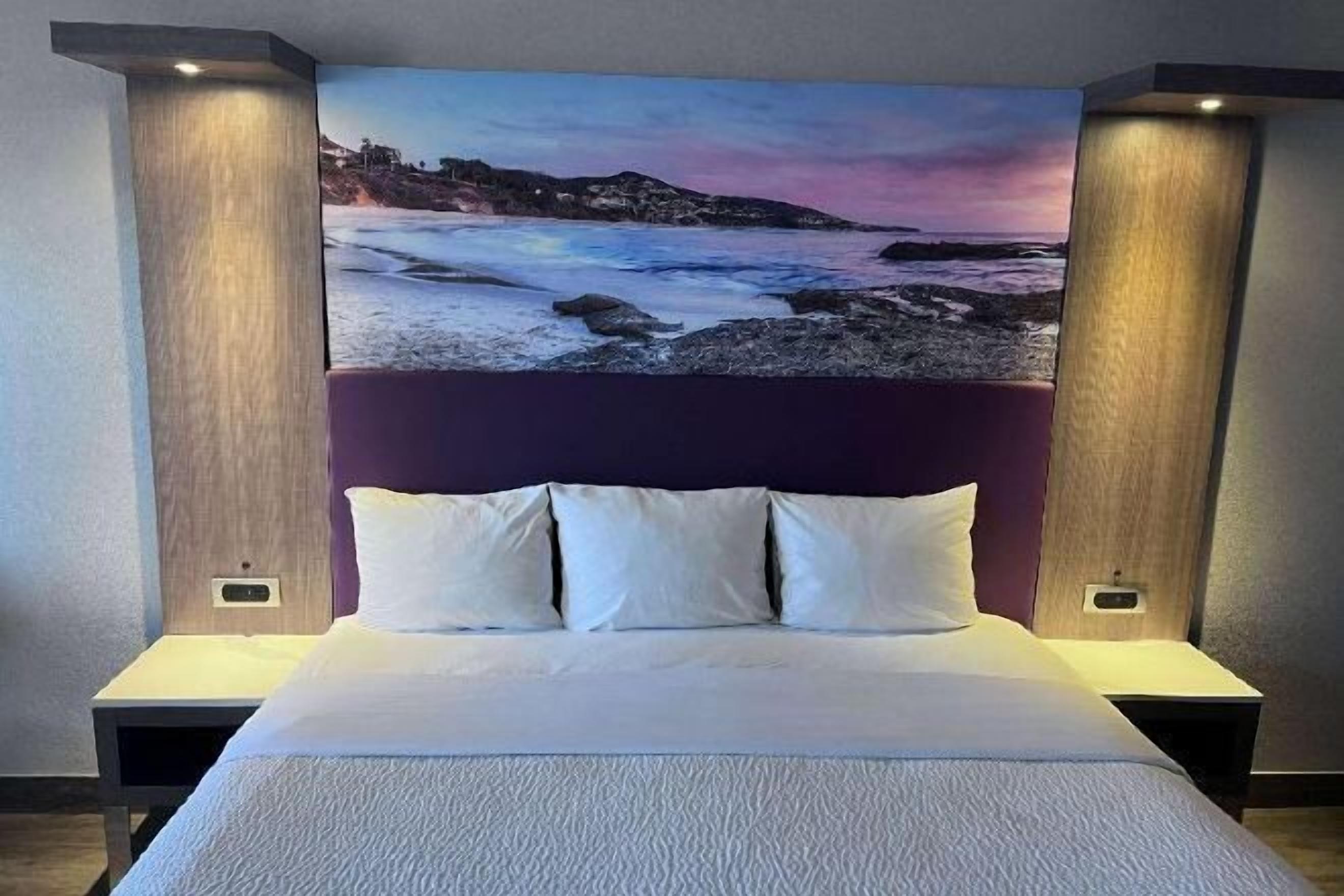 Ropa de cama de alta calidad, escritorio y cortinas blackout 