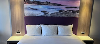 La Quinta Inn by Wyndham Costa Mesa / Newport Beach