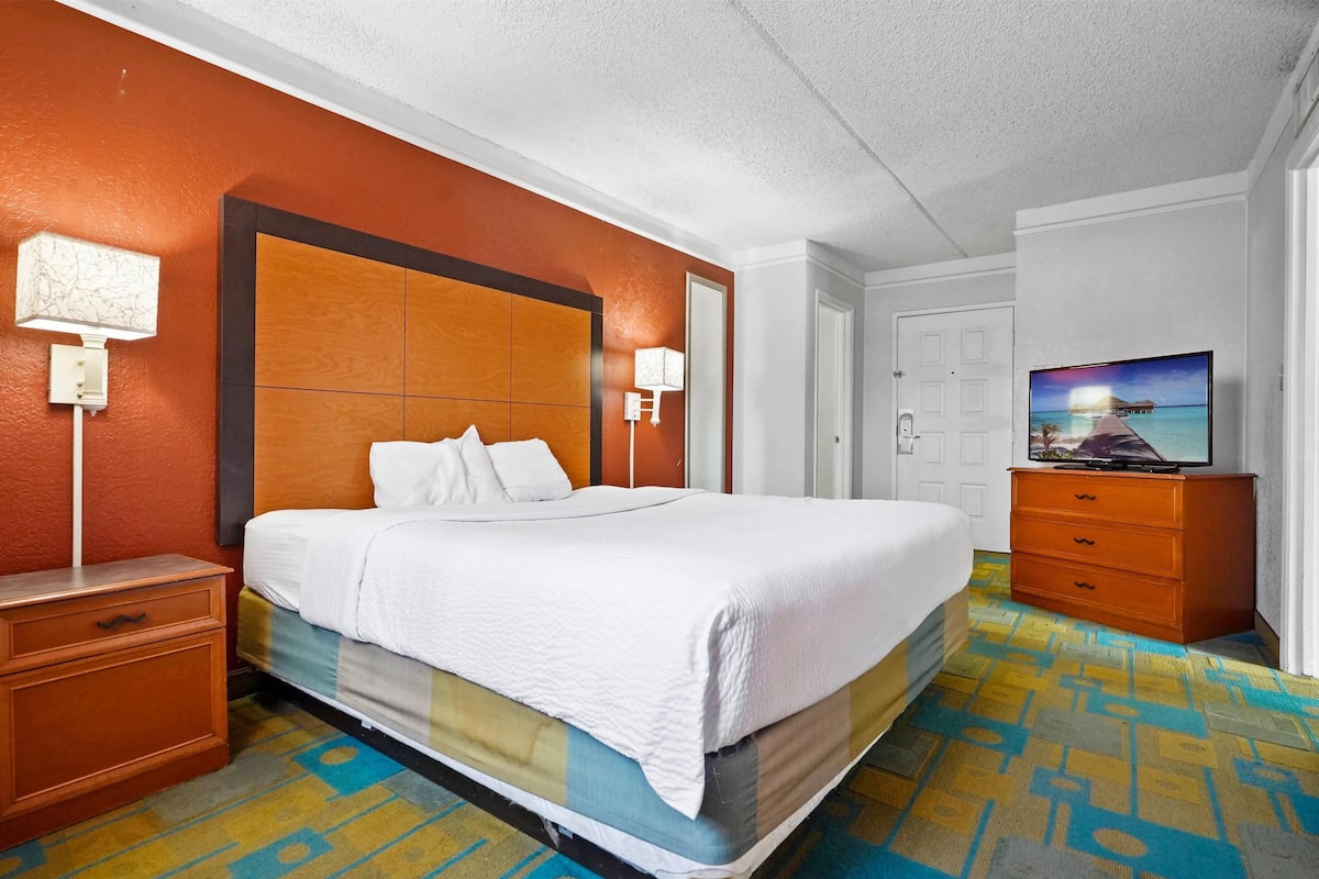 Premium bedding, desk, blackout curtains, iron/ironing board