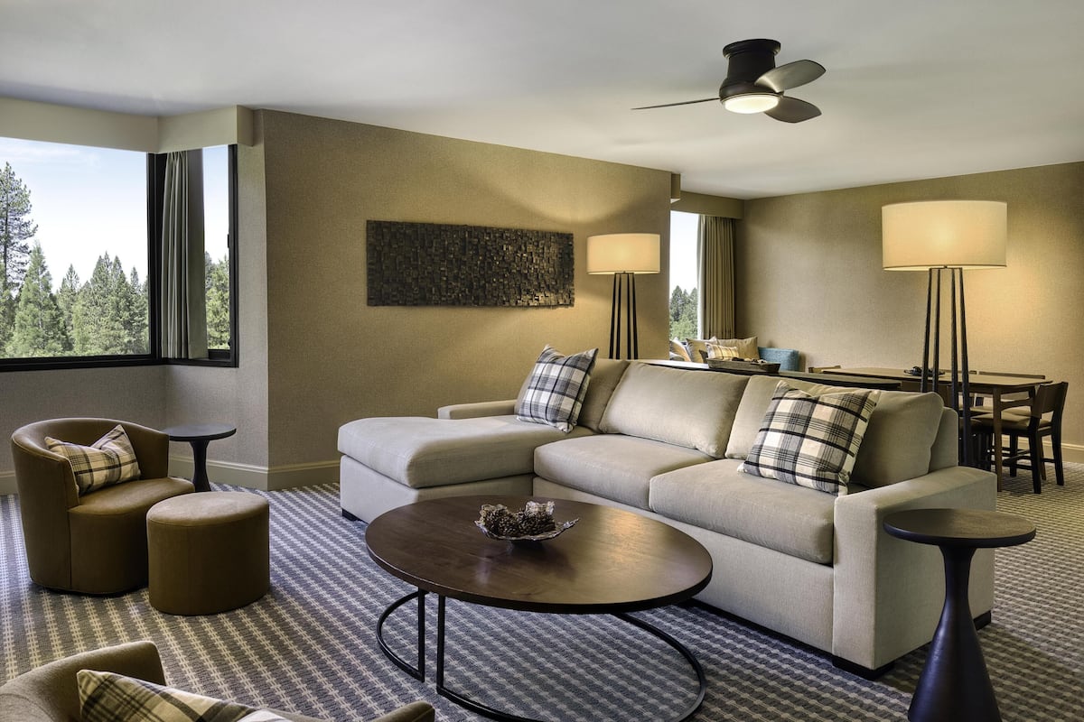 Suite (Sierra) | Down comforters, pillowtop beds, in-room safe, desk