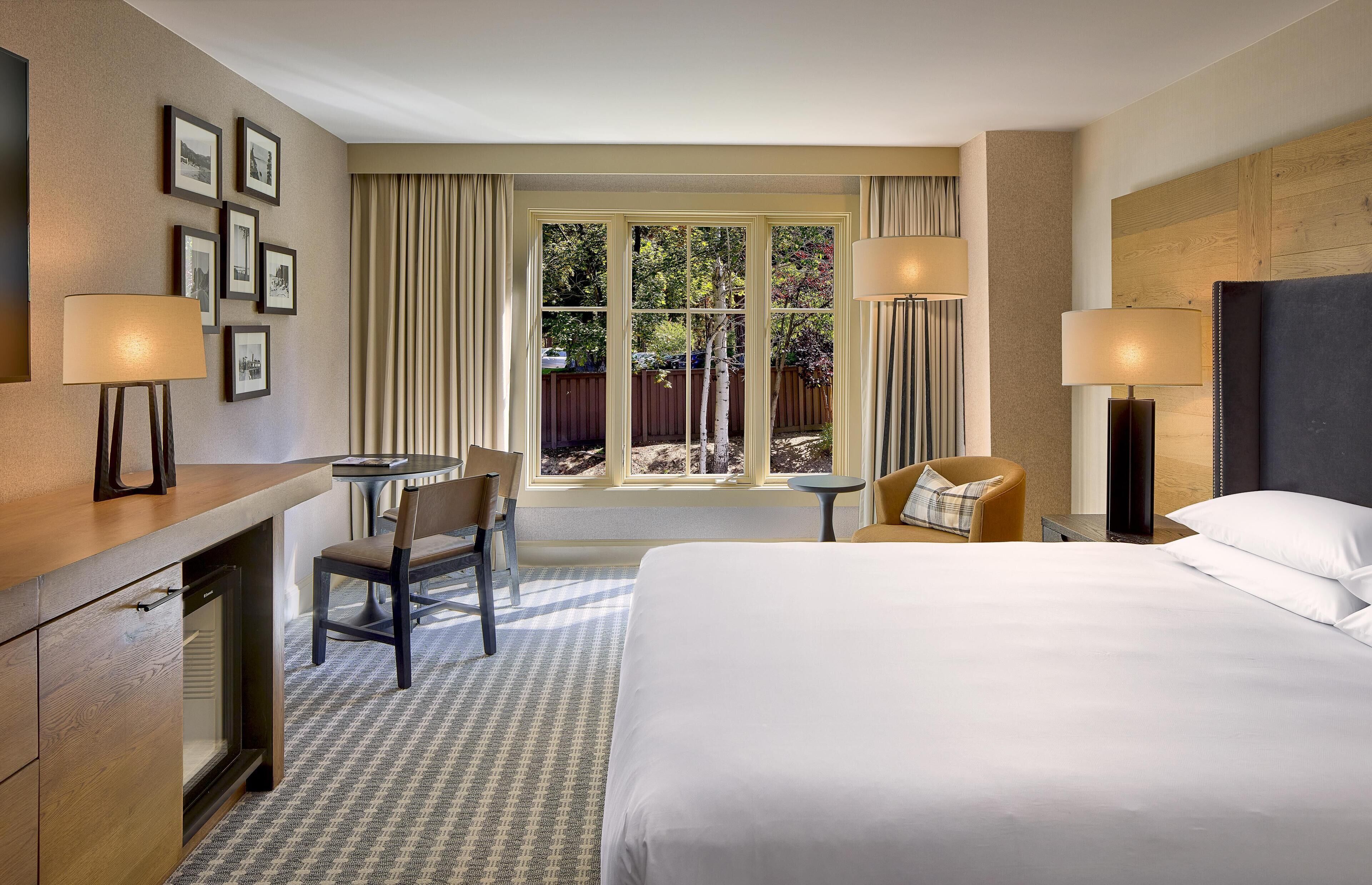 Room, 1 King Bed, Accessible (with Shower) | Down comforters, pillowtop beds, in-room safe, desk