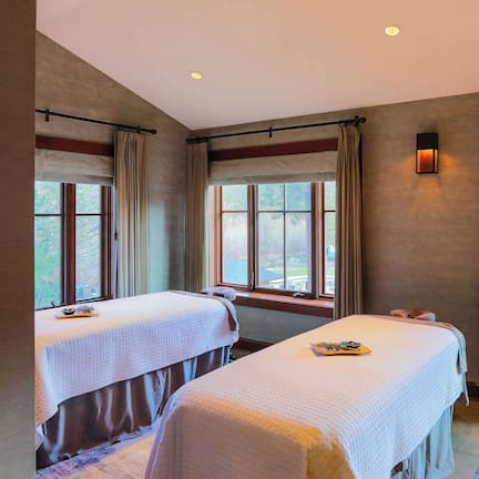 Couples treatment rooms, sauna, steam room, body treatments, body scrubs