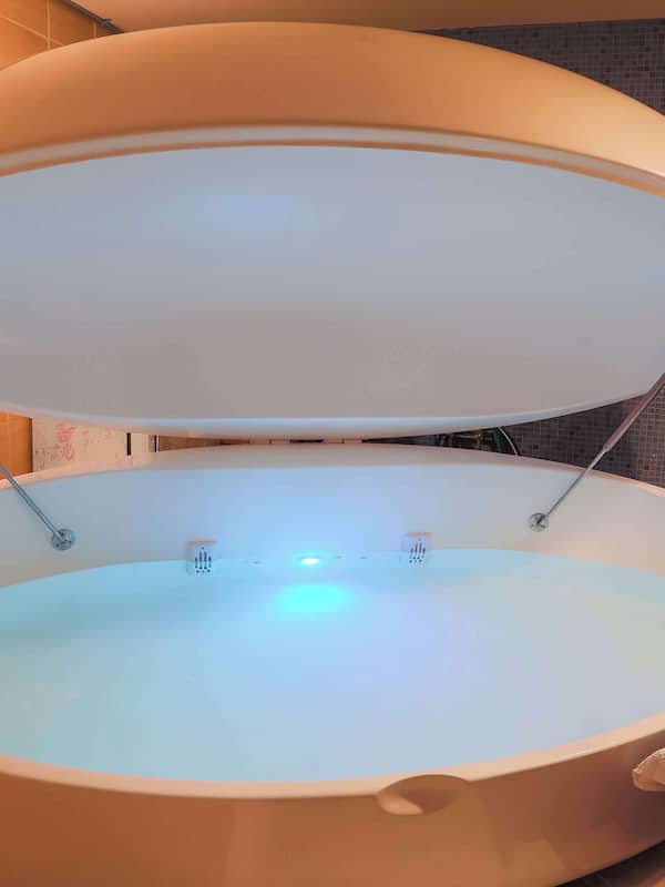 Couples treatment rooms, sauna, steam room, body treatments, body scrubs