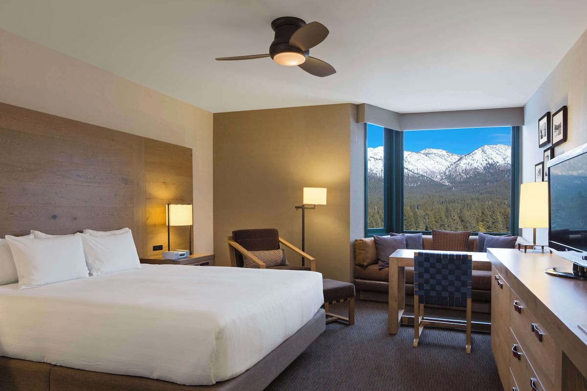 Room, 1 King Bed | Down comforters, pillowtop beds, in-room safe, desk