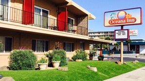 Unclassified image, 2 of 92, button - Oceana Inn (Santa Cruz)
