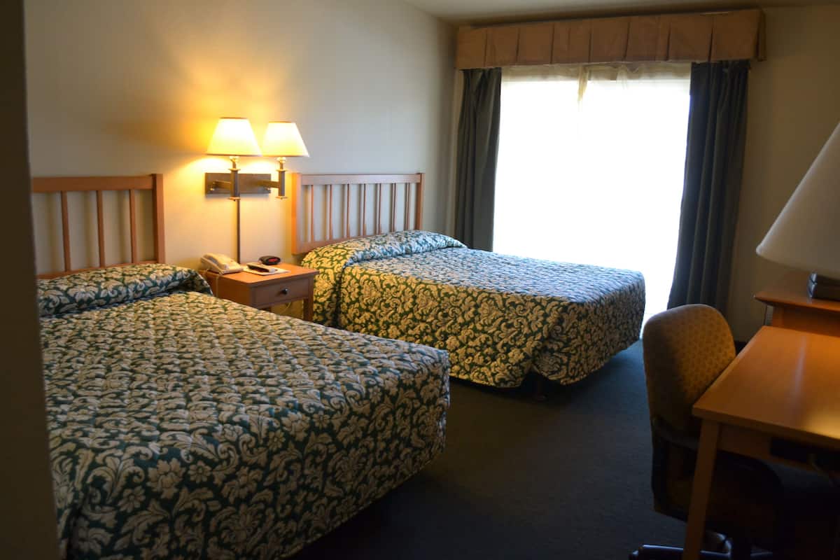 Standard Room, 2 Queen Beds, Non Smoking | Iron/ironing board (on request), rollaway beds (surcharge), WiFi (free)