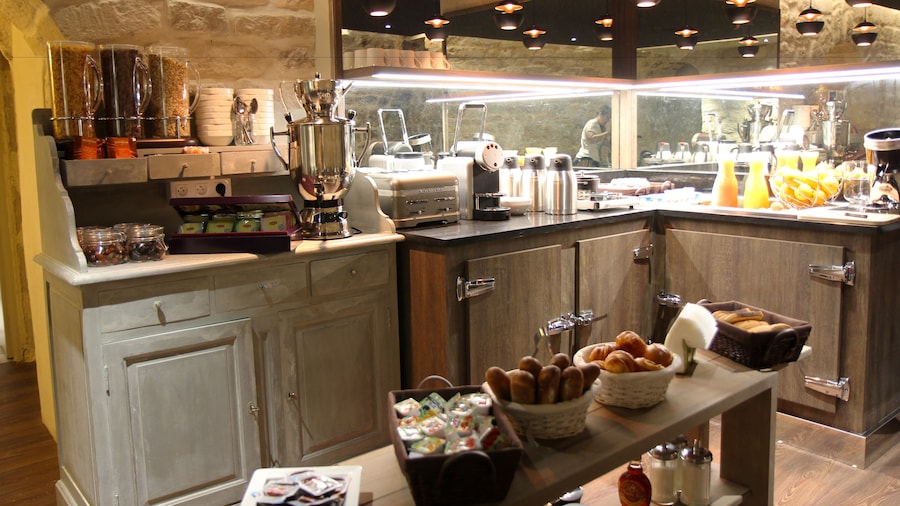 Hotel Le Montmartre Saint Pierre