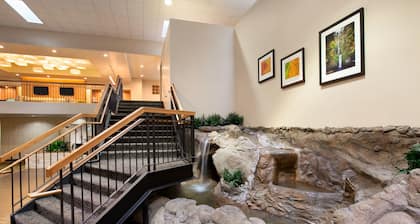 Holiday Inn Airport - Portland by IHG