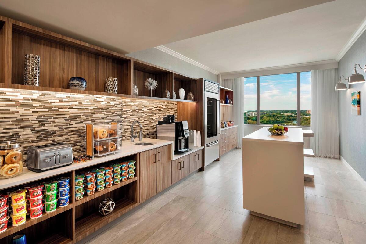 room, 2 double beds, non smoking | property amenity