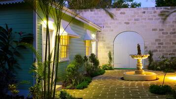 Body treatments, aromatherapy, deep-tissue massages, body wraps