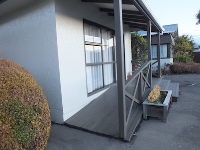 Canterbury Court Motel