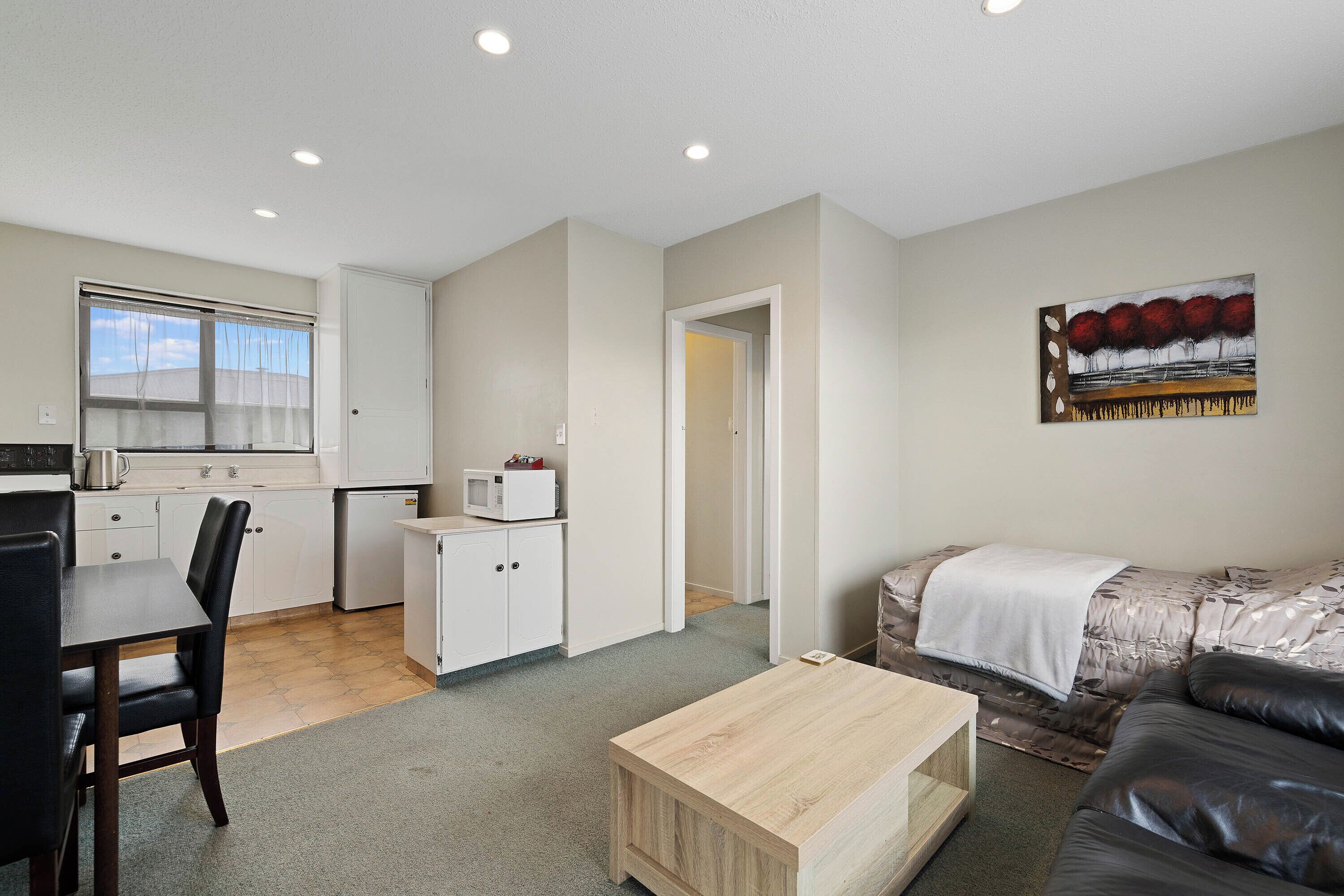 Family Apartment, Courtyard View | Ruang tamu | 32 inci televisyen LCD dengan digital, TV, Netflix