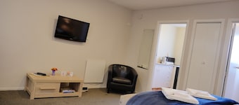 Canterbury Court Motel