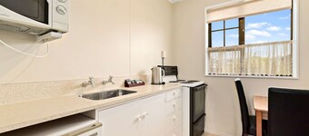 Econo Lodge Canterbury Court