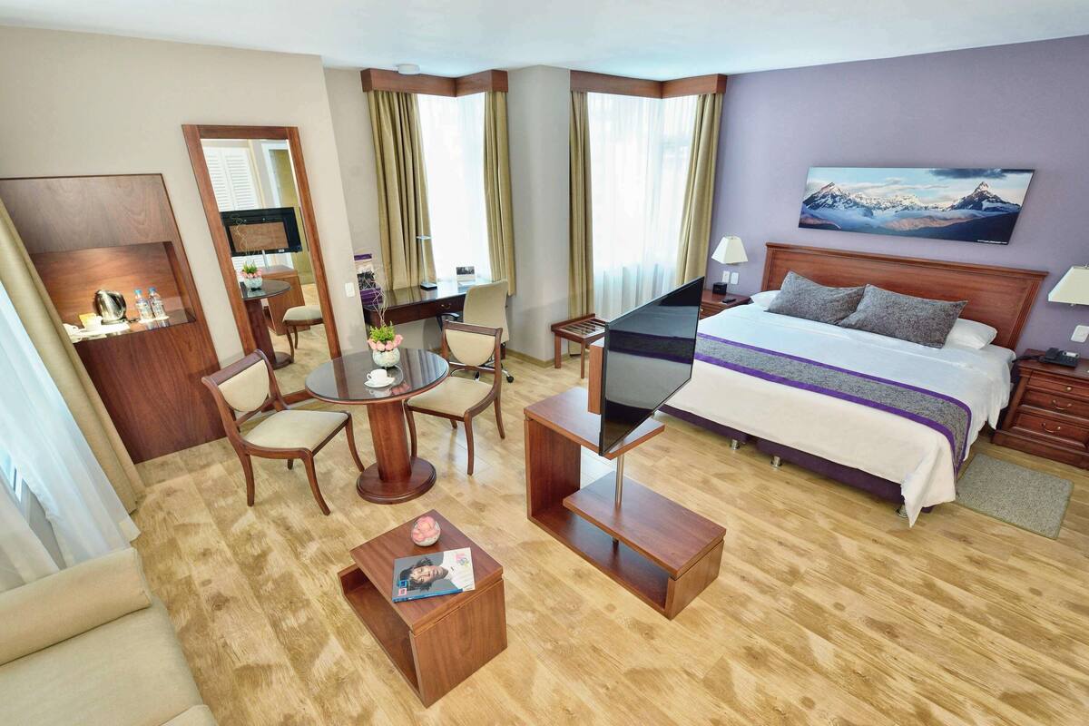 Superior Suite, 2 Bedrooms, 1 Kingbed