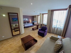 Superior Suite, 1 King Bed (Privilege room) | Pillowtop beds, in-room safe, laptop workspace, blackout drapes - Mercure Alameda Quito (Quito)