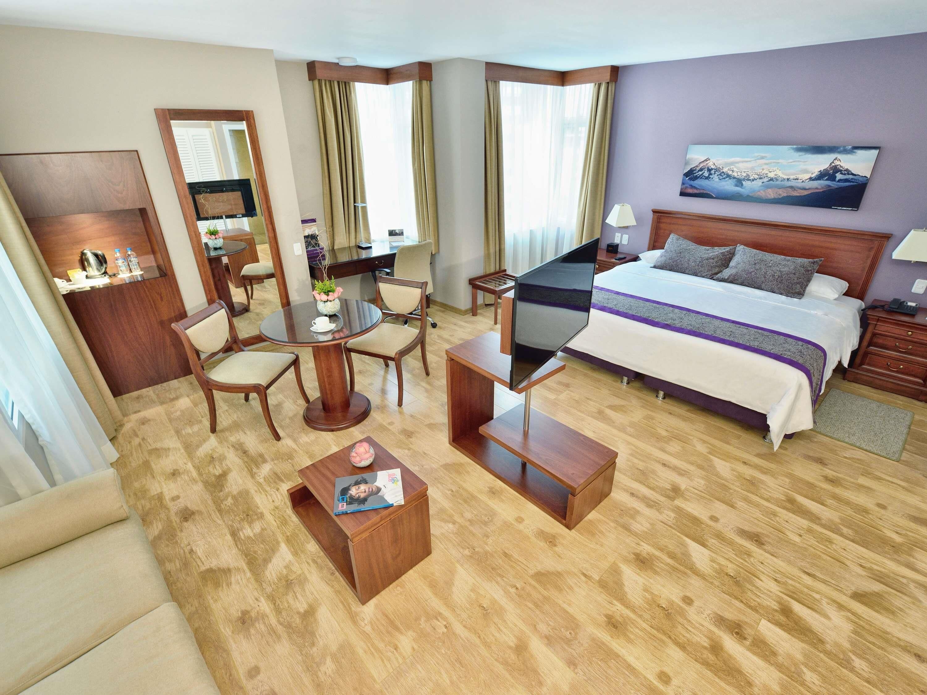 Superior Suite, 1 King Bed (Privilege room) | Pillowtop beds, in-room safe, laptop workspace, blackout drapes