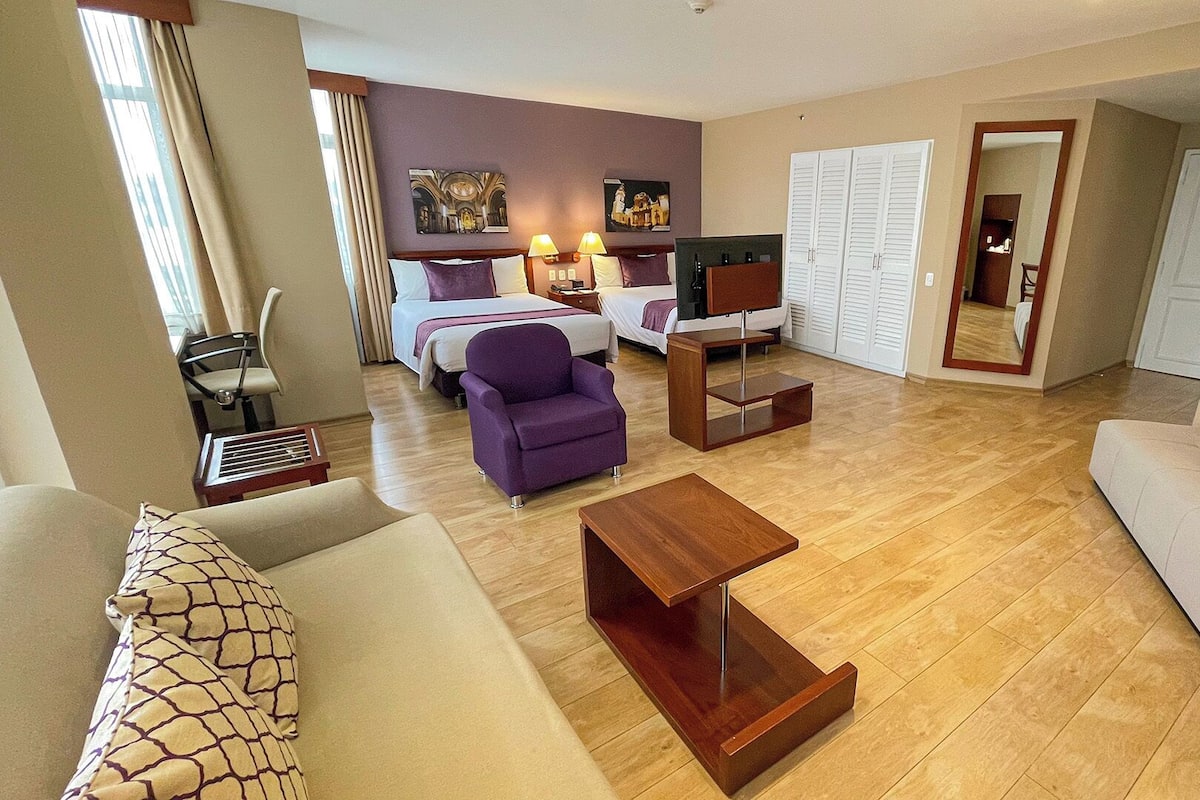 Superior Suite, 2 Twin Beds (Privilege room) | Pillowtop beds, in-room safe, laptop workspace, blackout drapes