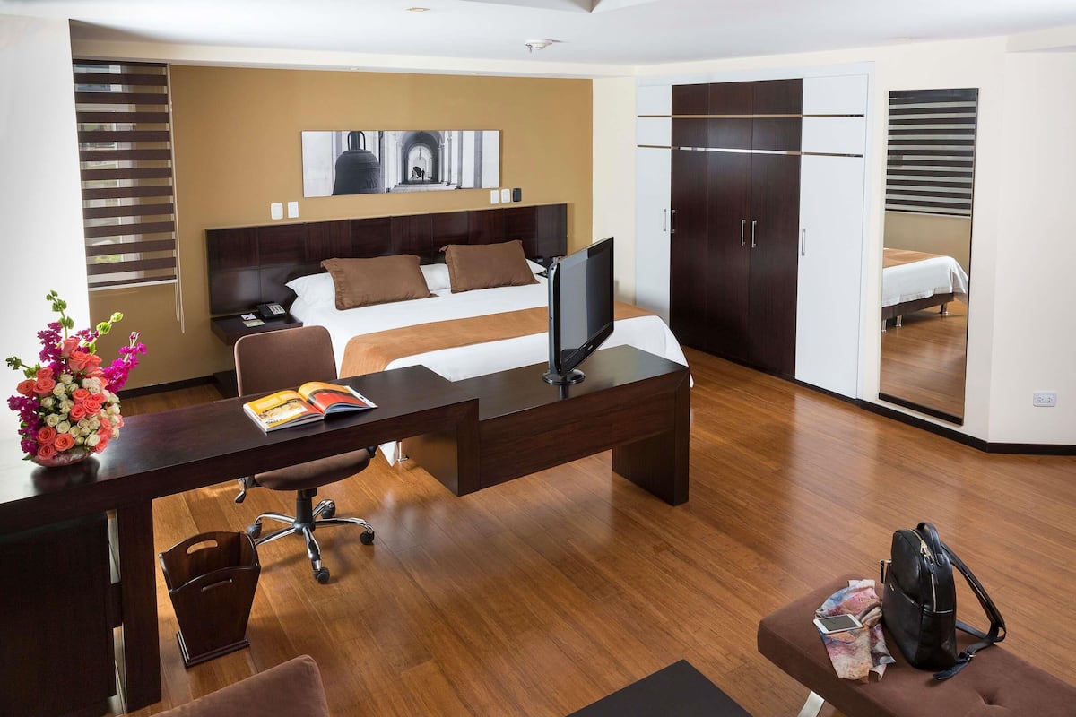 Pillowtop beds, in-room safe, laptop workspace, blackout drapes