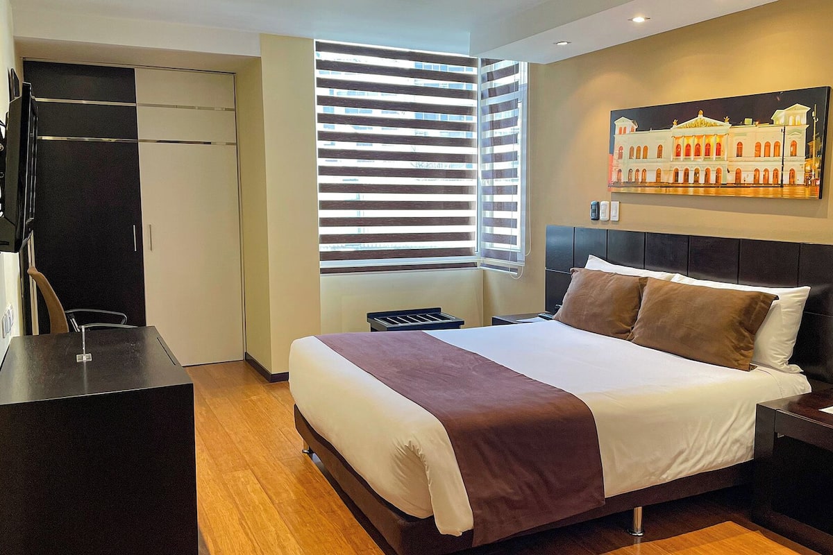 Deluxe Room, 1 Queen Bed