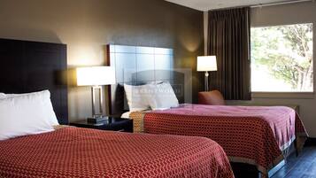 Double Room | Desk, iron/ironing board, free WiFi, bed sheets