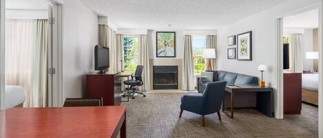 1 phòng ngủ, bàn, bàn ủi/dụng cụ ủi quần áo