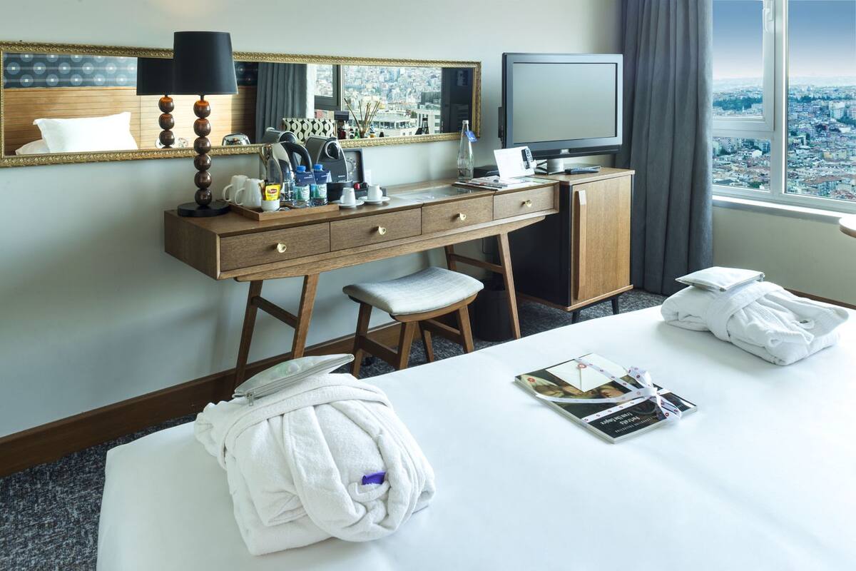 Minibar, két bảo mật tại phòng, bàn, màn/rèm cản sáng 