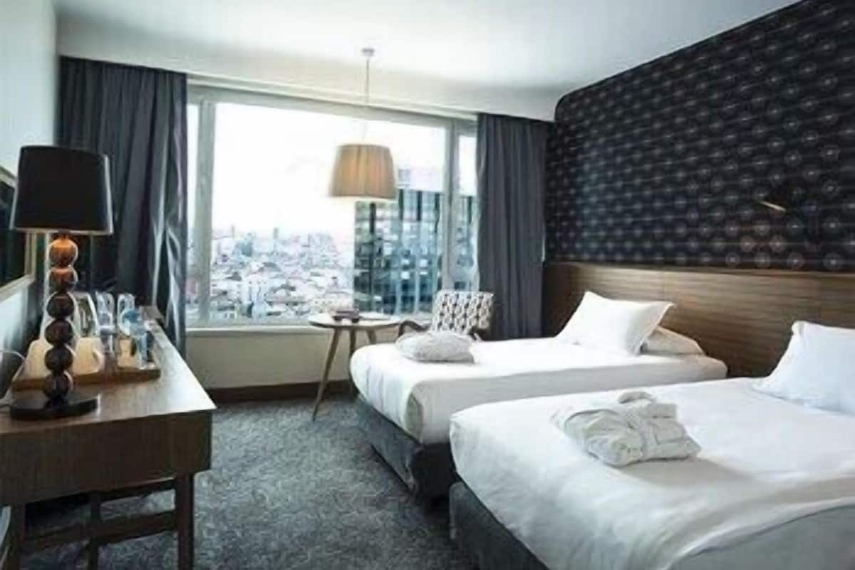 Minibar, in-room safe, desk, blackout drapes