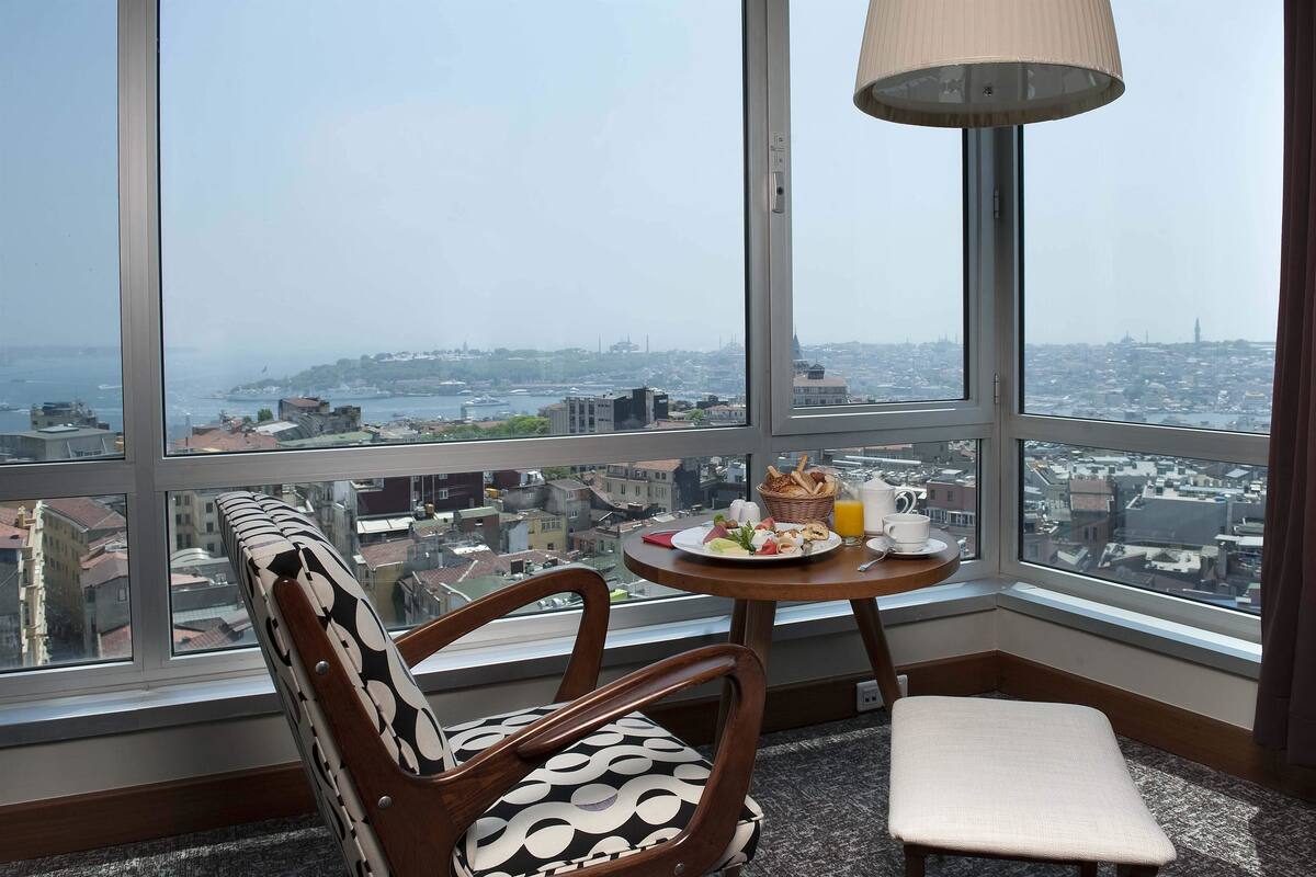 Minibar, két bảo mật tại phòng, bàn, màn/rèm cản sáng 