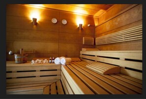 Un sauna, 1 sala de tratamiento, masajes