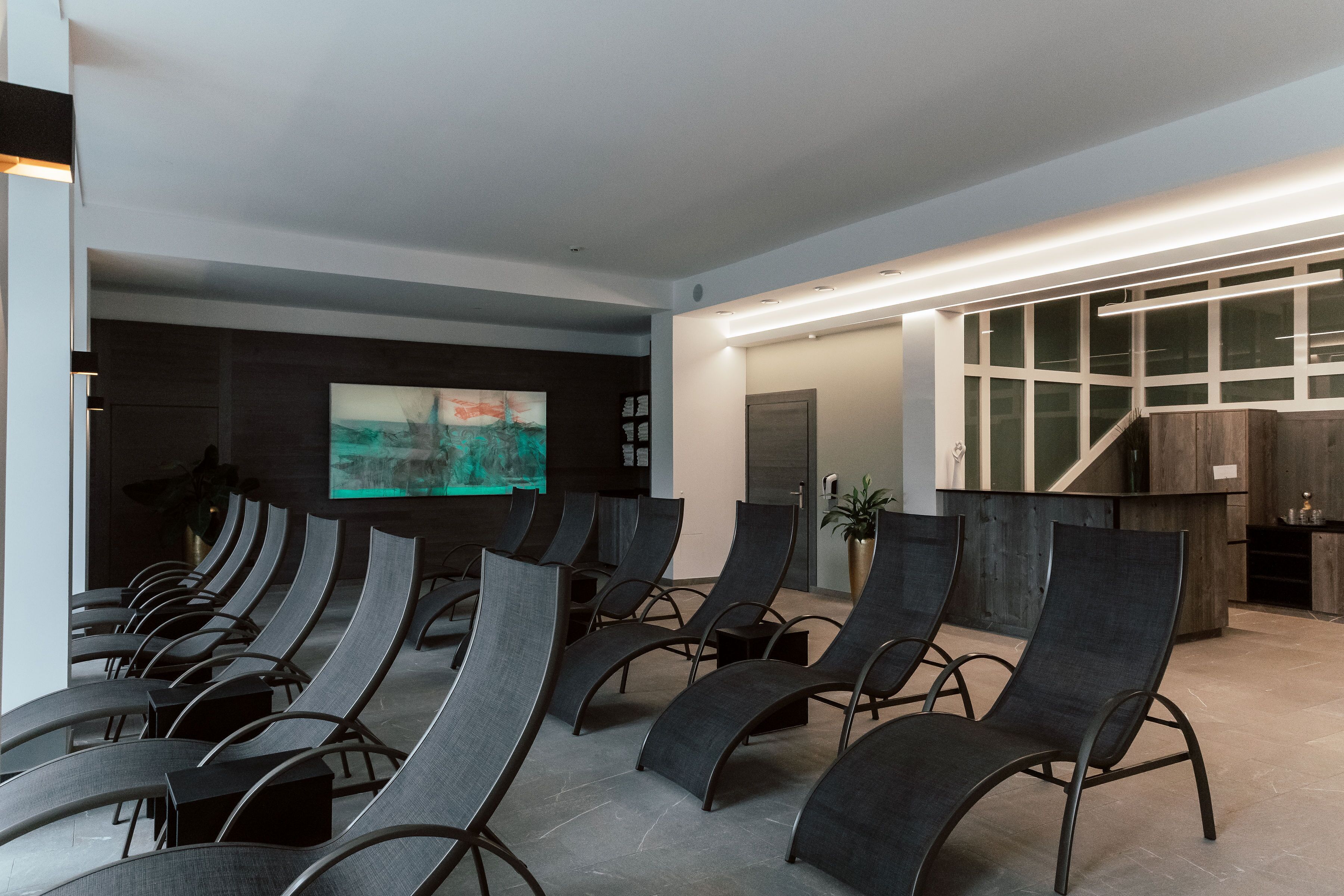 sauna, 1 treatment room, massages