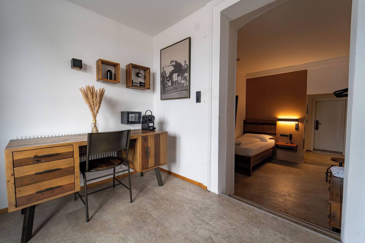 Standard Single Room | Hypo-allergenic bedding available, down comforters, minibar