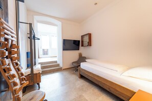 Standard Single Room | Hypo-allergenic bedding, down comforters, minibar, in-room safe - Sporthotel Igls (Innsbruck)