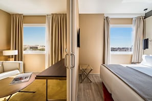 Minibar, coffres-forts dans les chambres, bureau, chambres insonorisées