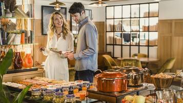 Daily buffet breakfast for a fee