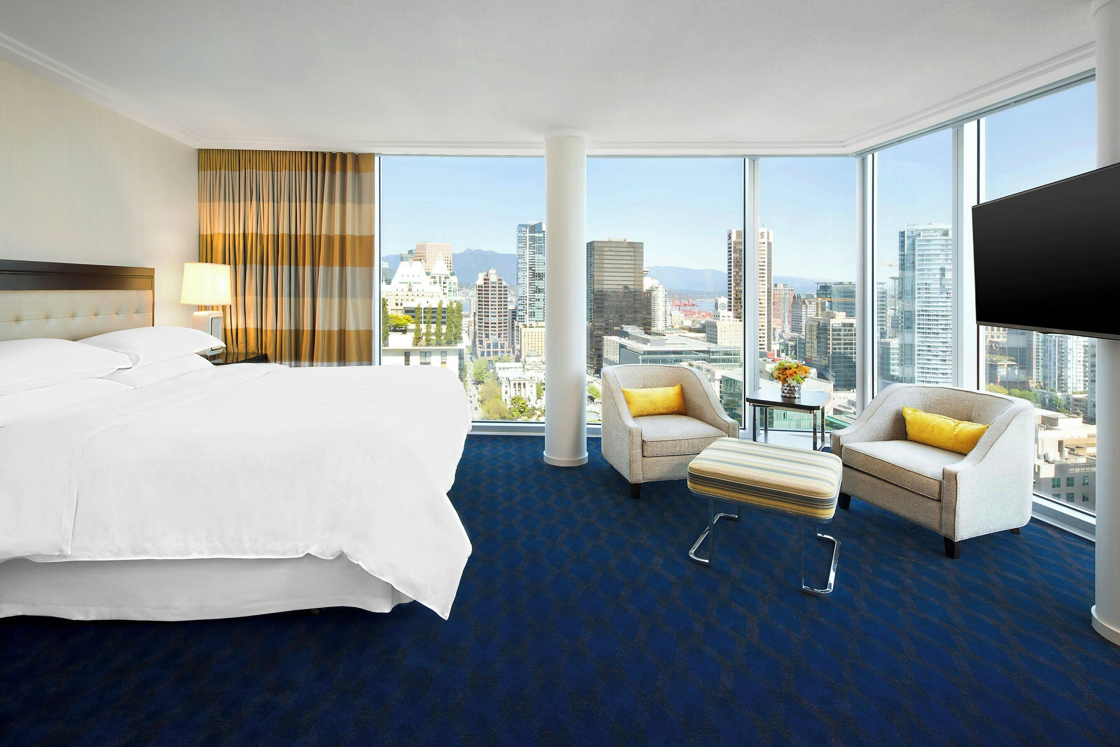 Kamer, 1 kingsize bed, op de hoek | Luxe beddengoed, donzen dekbedden, bedden met traagschuimmatras