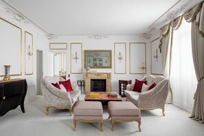 Suite, 2 Bedrooms (Art) | Living area - Hotel El Palace Barcelona (Barcelona)