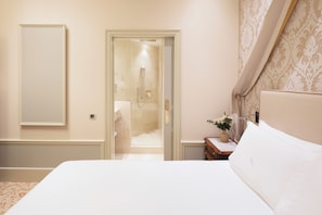 Exclusive Single Room | 1 bedroom, Egyptian cotton sheets, premium bedding, down comforters