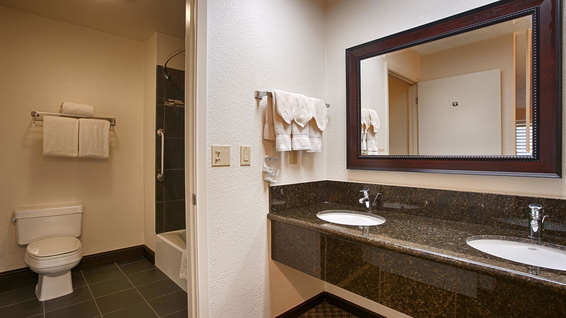 Baño | Secadora de cabello y toallas 