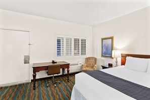 Standard Room, 1 King Bed, Non Smoking, Refrigerator & Microwave