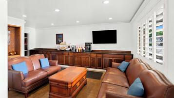 Free daily full breakfast