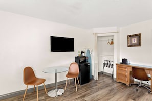 Standard Room, 2 Queen Beds, Accessible, Non Smoking
